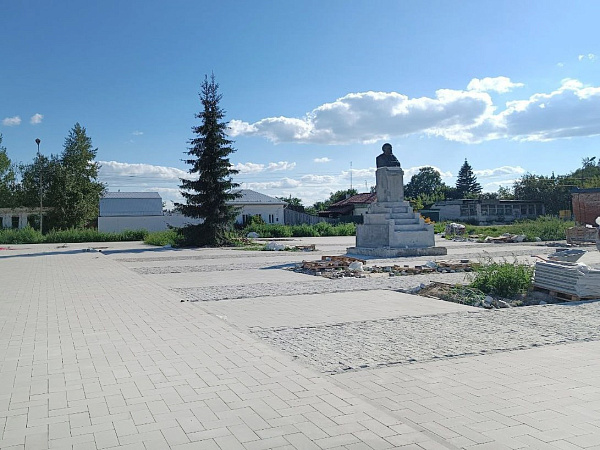 Тротуарная плитка Каменный век без фаски преобразит ярмарочную площадь в Ижевском